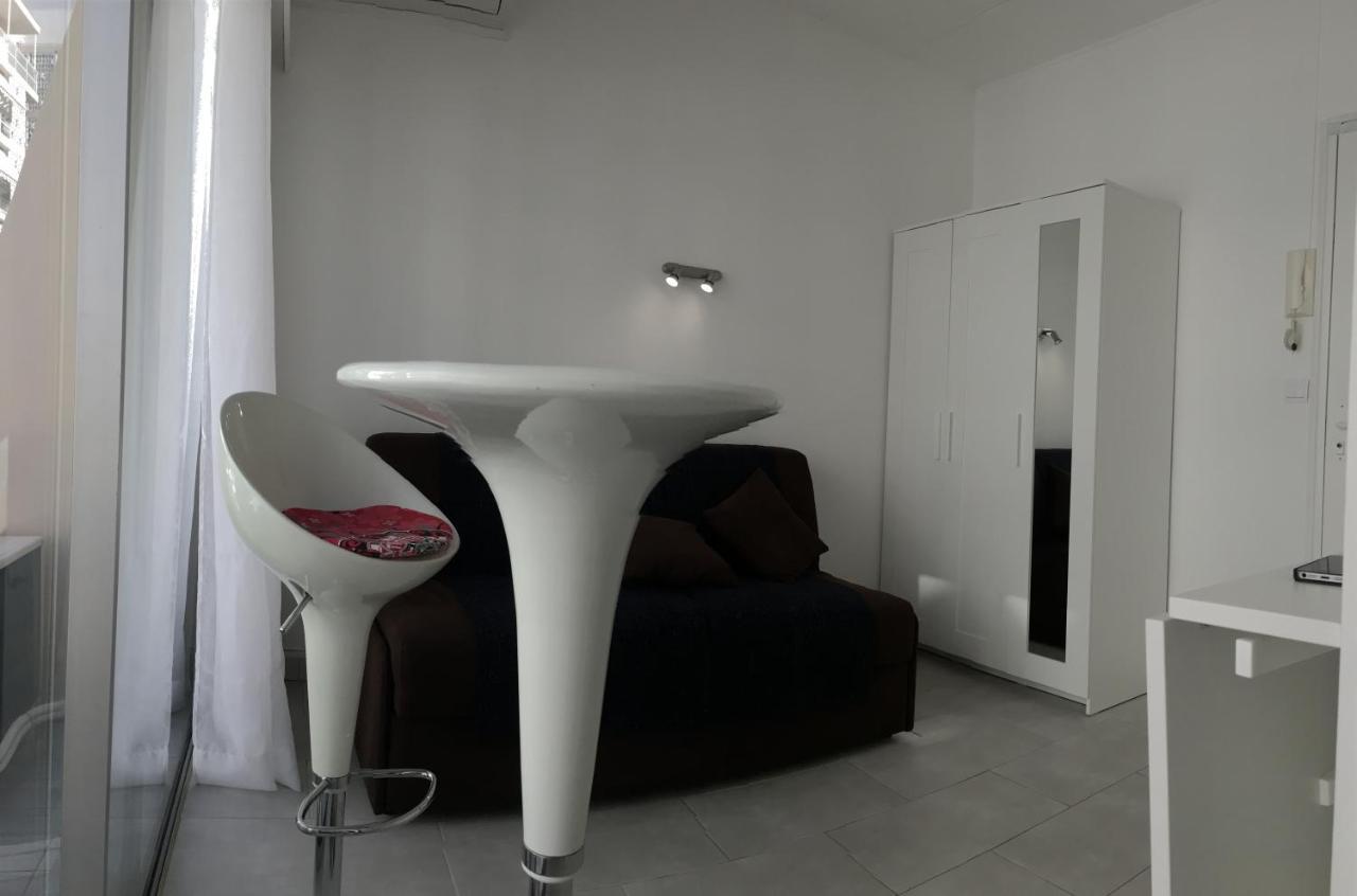 Studio Carre D'Or Situe A 50 M De La Plage Aparthotel Nice Luaran gambar